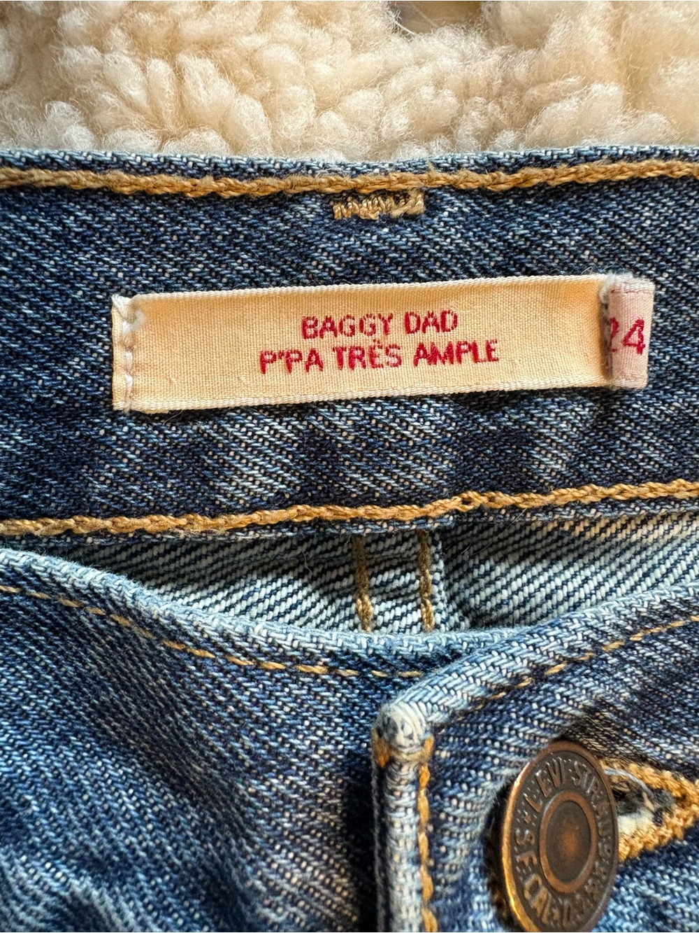 Levi's Relaxed Wide Leg Jeans in Classic Blue Denim - Picture 2 of 12